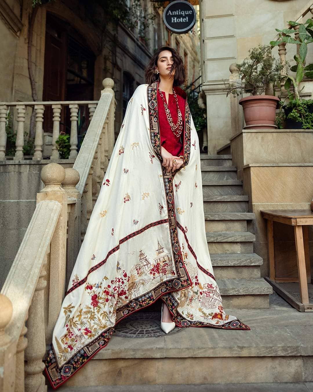 Restocked/Mushq Broadway/Flying Kiss