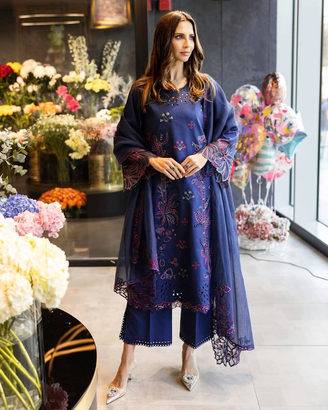 img_rang_rasiya_carnation_awwal_boutique