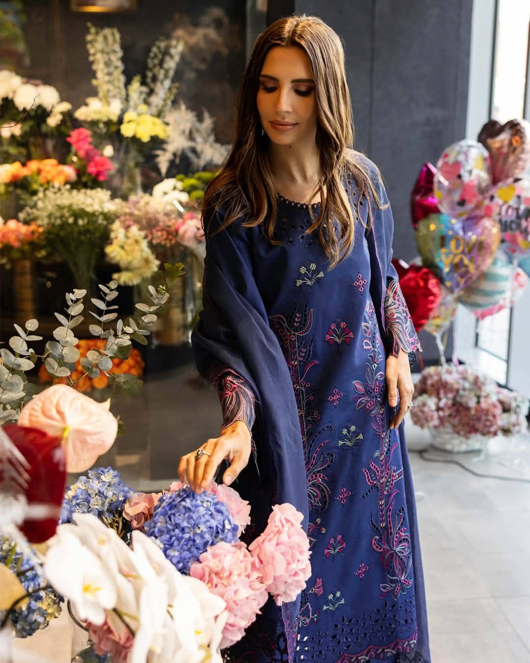 Rang Rasiya Carnation Lawn/Aqua/Navy Blue