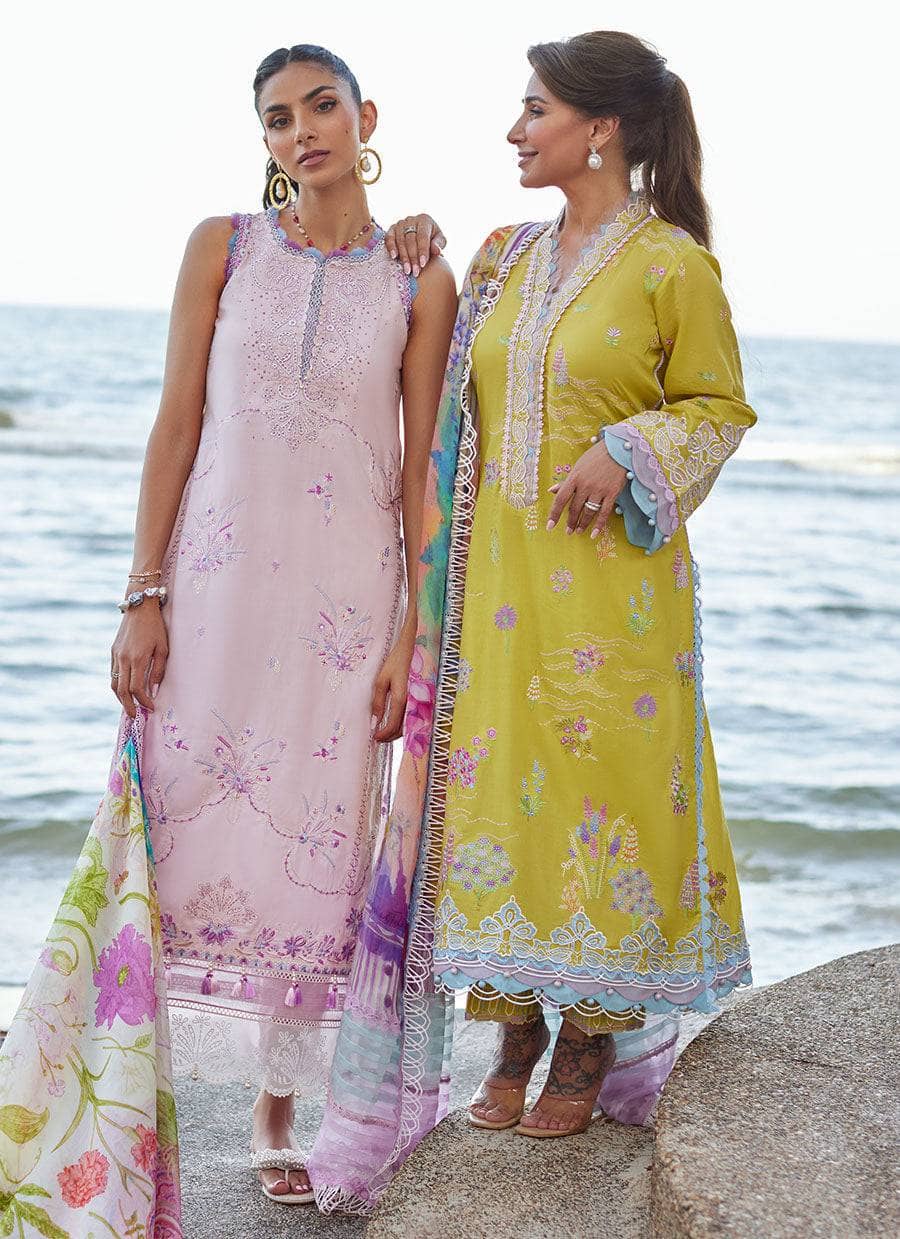 img_farah_talib_aziz_lawn_24_awwal_boutique