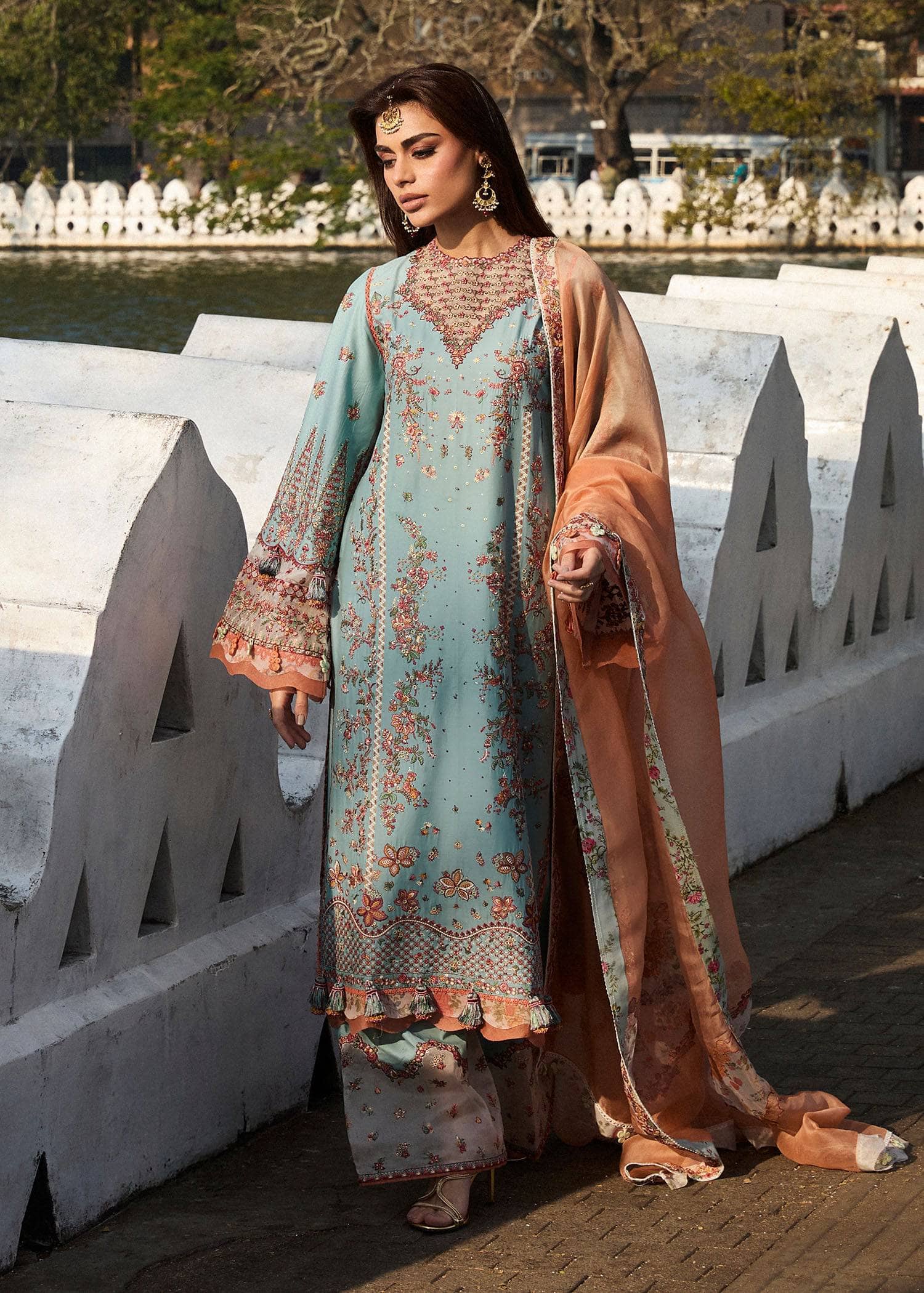 Restocked/Hussain Rehar Lawn 25/Malibu/Summer Turquoise Blue