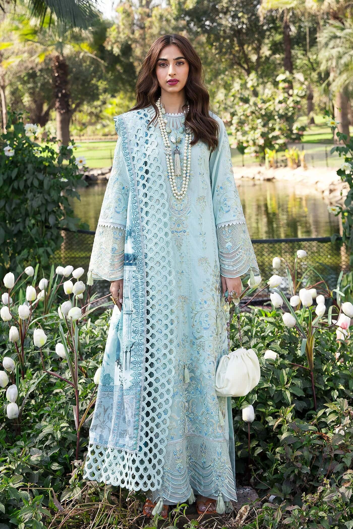 img_nilofer_shahid_lawn_23_awwal_boutique