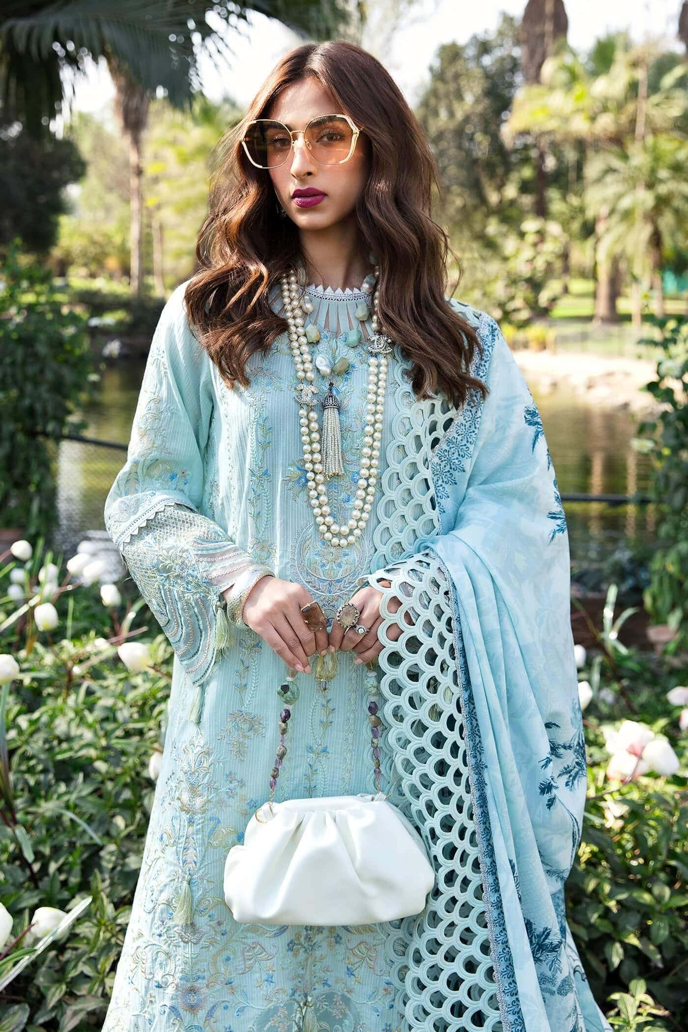 img_nilofer_shahid_lawn_23_awwal_boutique