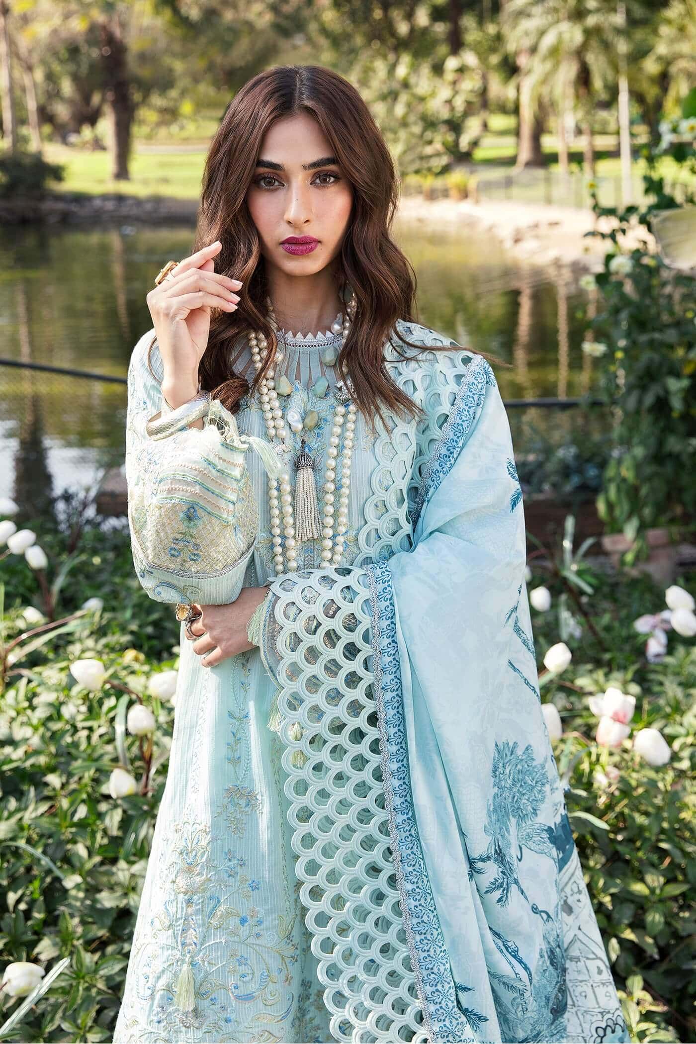 img_nilofer_shahid_lawn_23_awwal_boutique