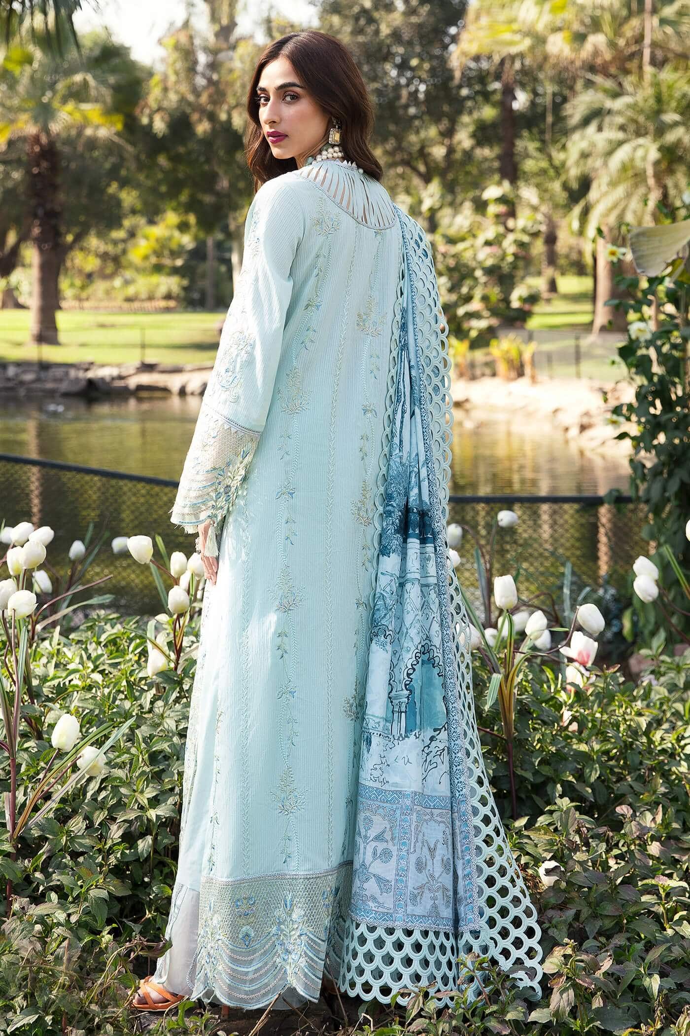 img_nilofer_shahid_lawn_23_awwal_boutique