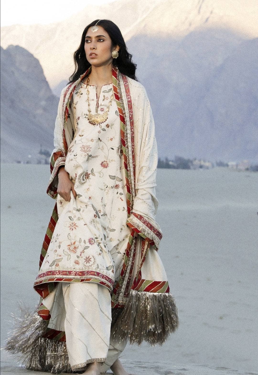 img_zara_shahjahan_winter_23_awwal_boutique