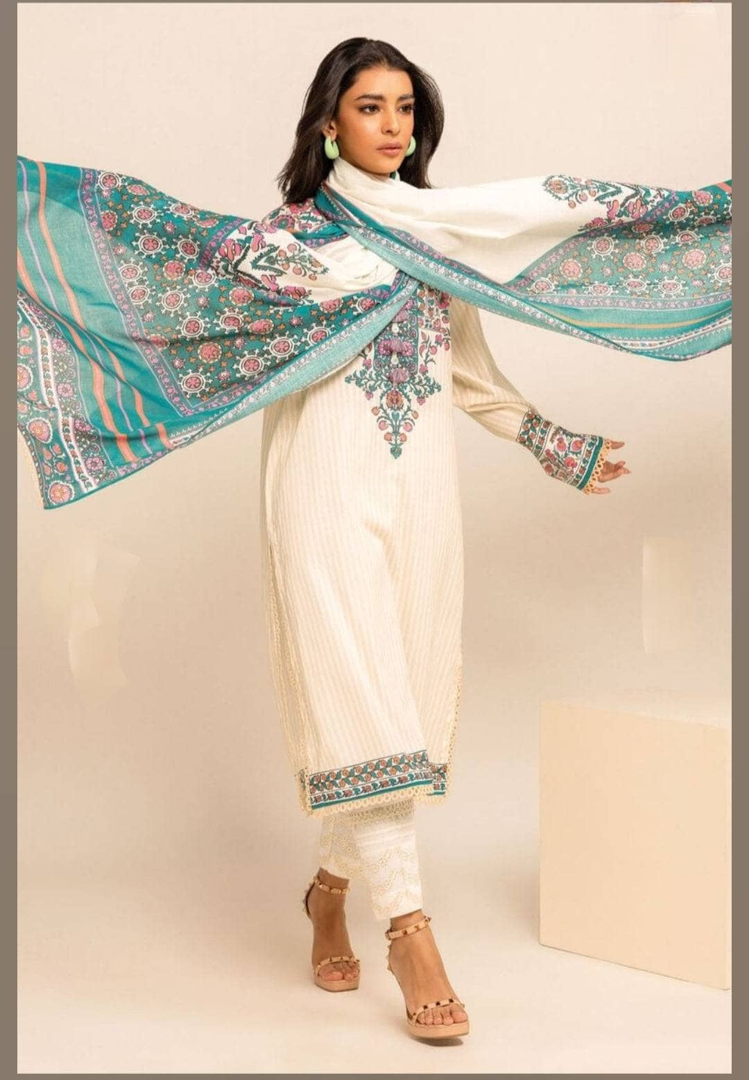 img_khaadi_lawn_24_awwal_boutique