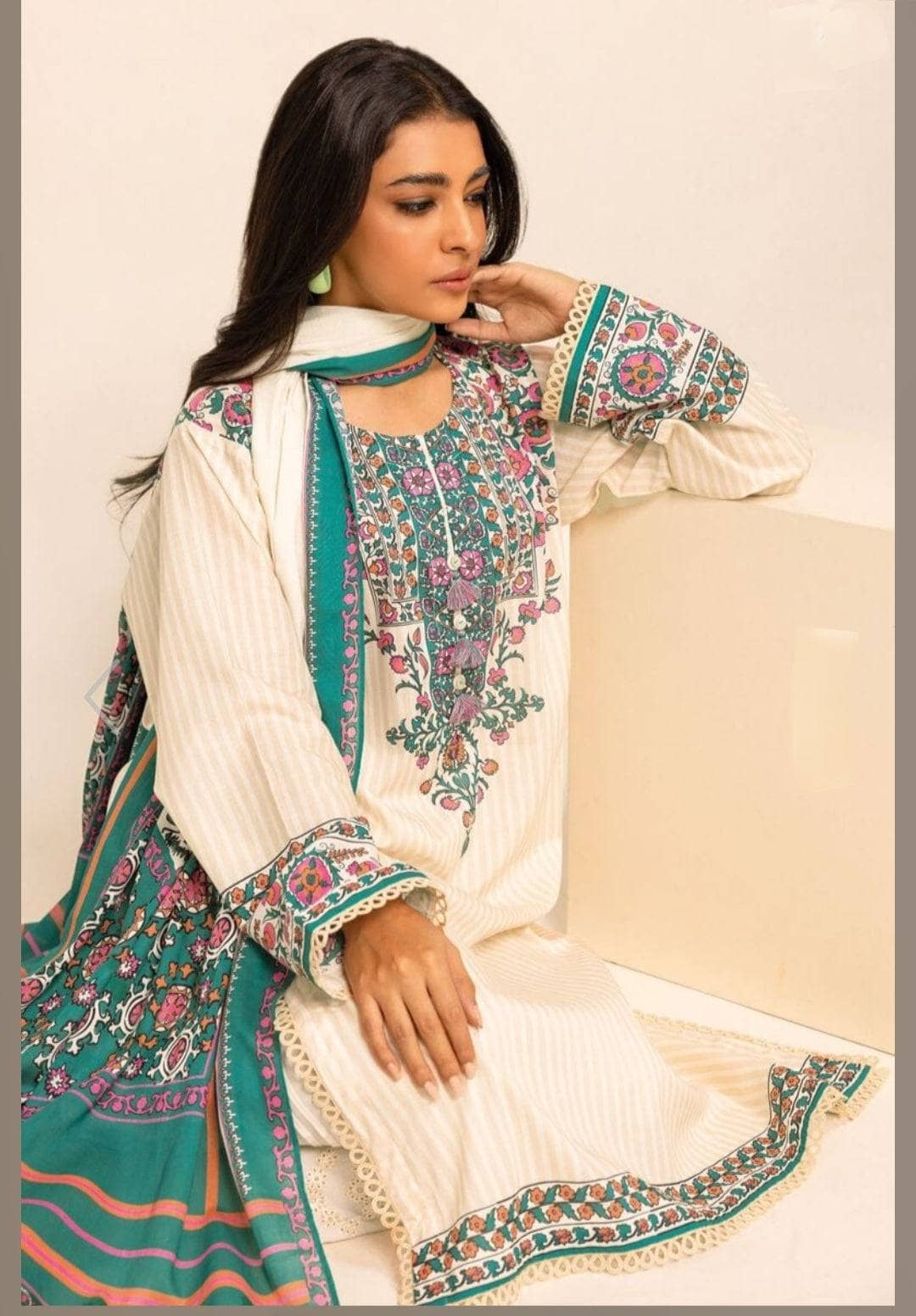 img_khaadi_lawn_24_awwal_boutique