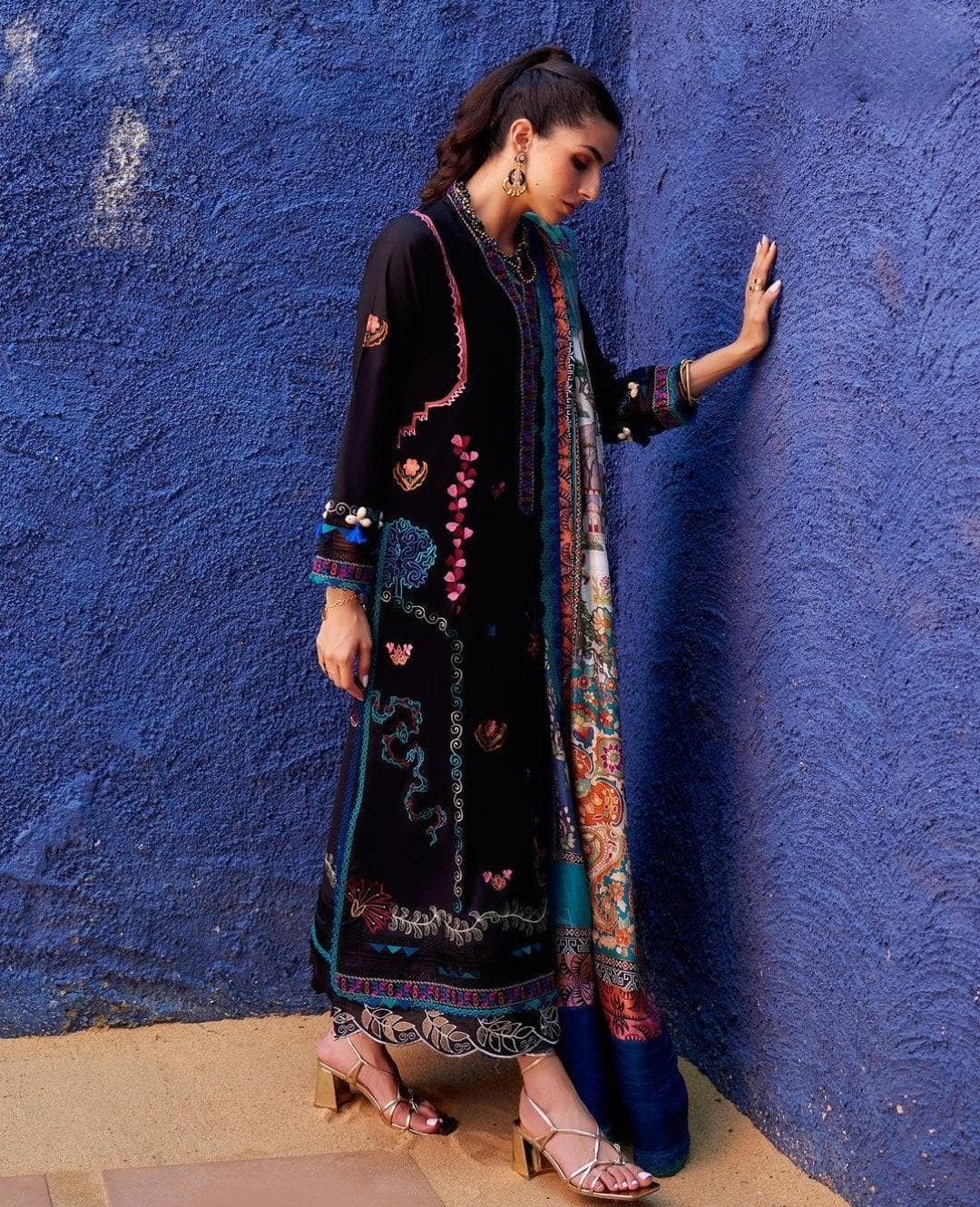 ing_farah_talib_aziz_lawn_24_awwal_boutique