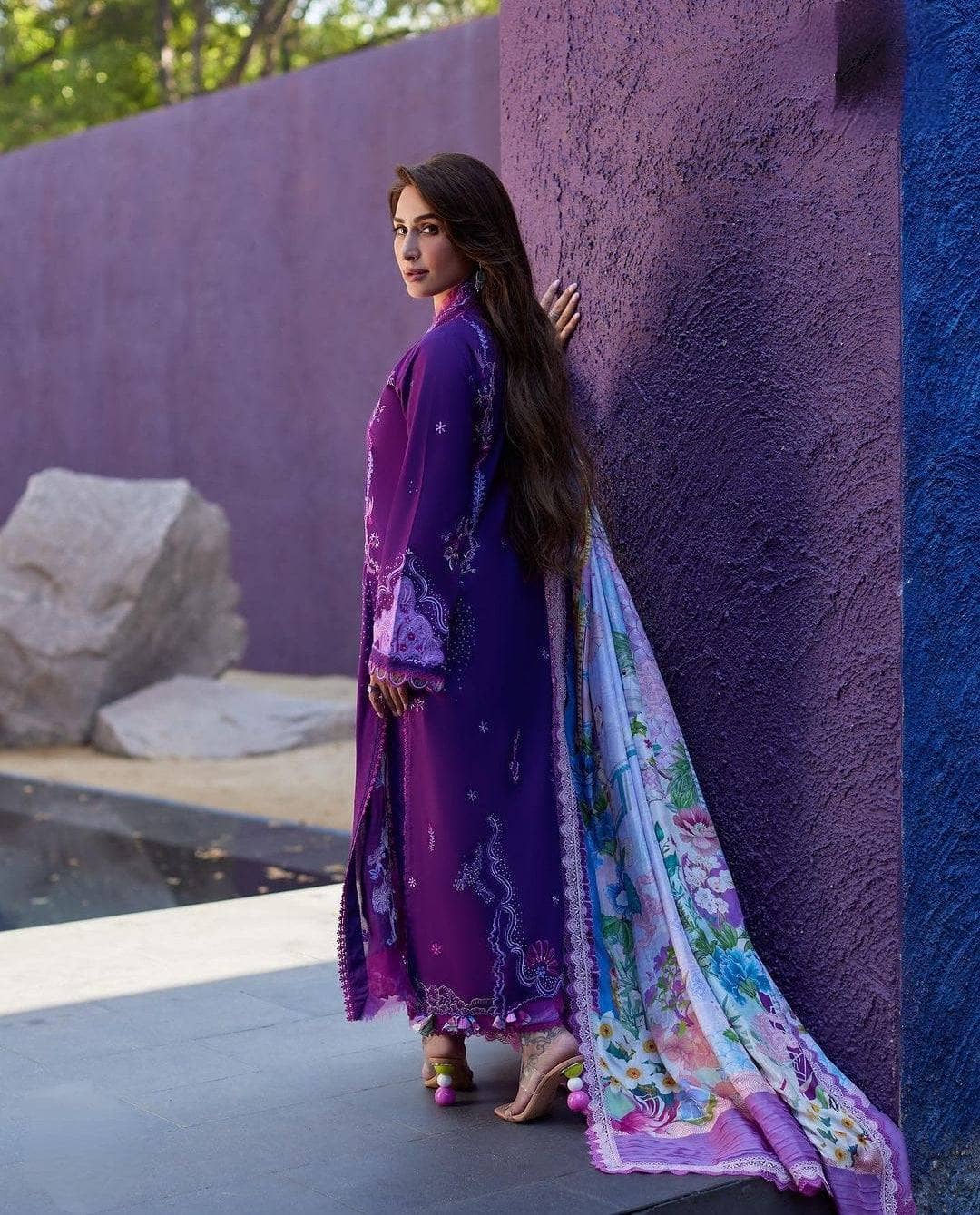 ing_farah_talib_aziz_lawn_24_awwal_boutique