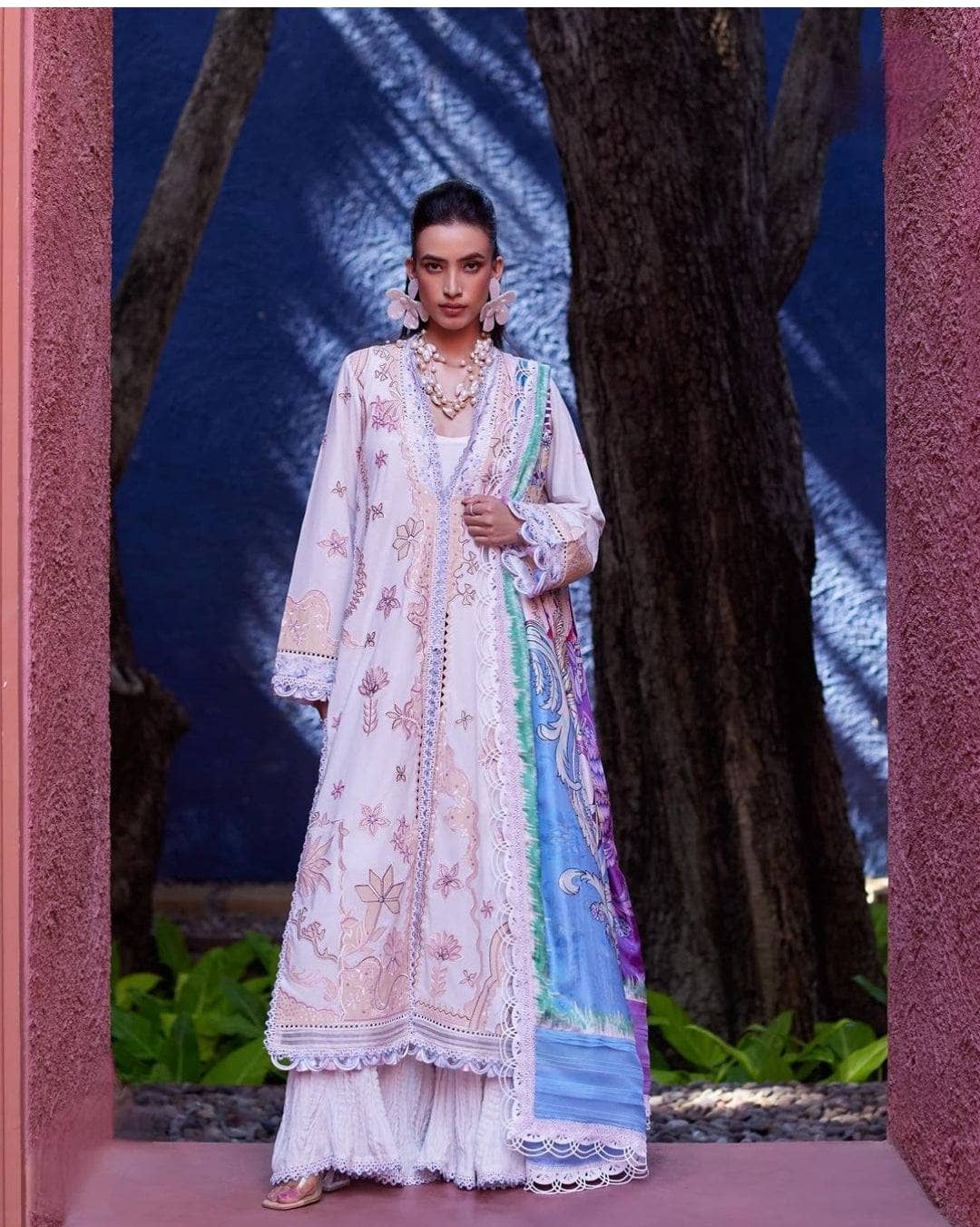 ing_farah_talib_aziz_lawn_24_awwal_boutique