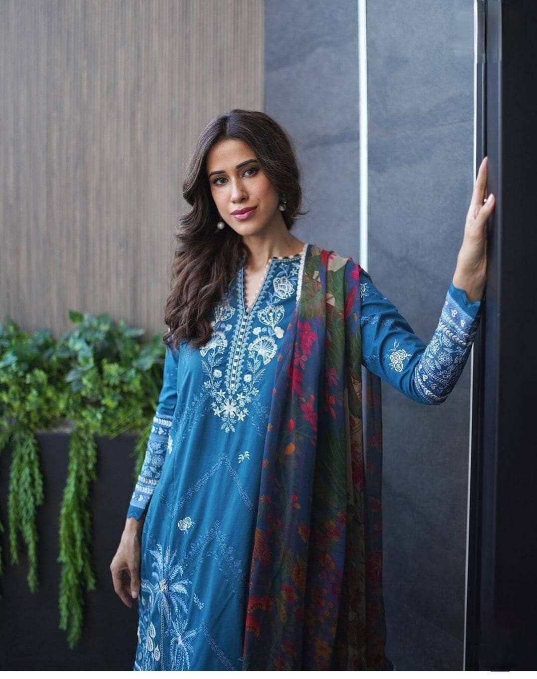 img_zaha_lawn_24_awwal_boutique