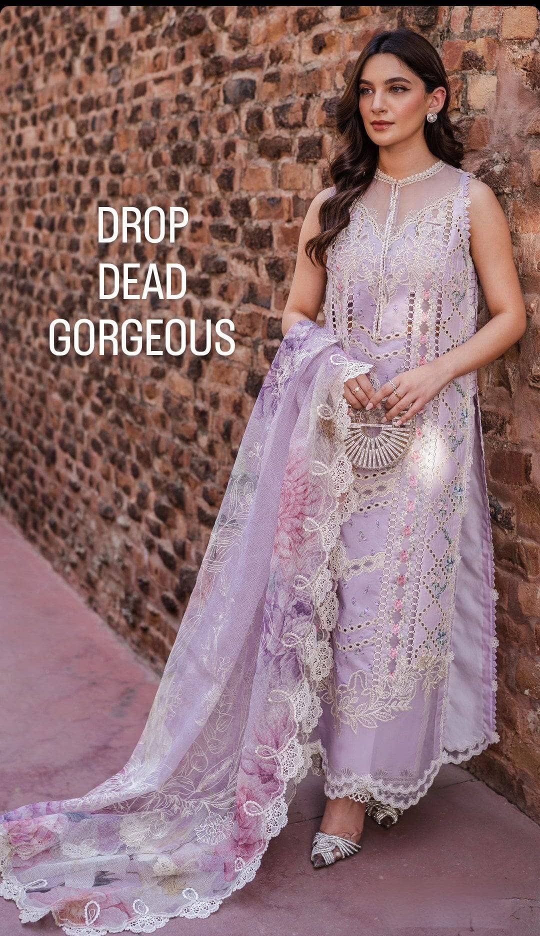 img_spotted_in_crimson_awwal_boutique