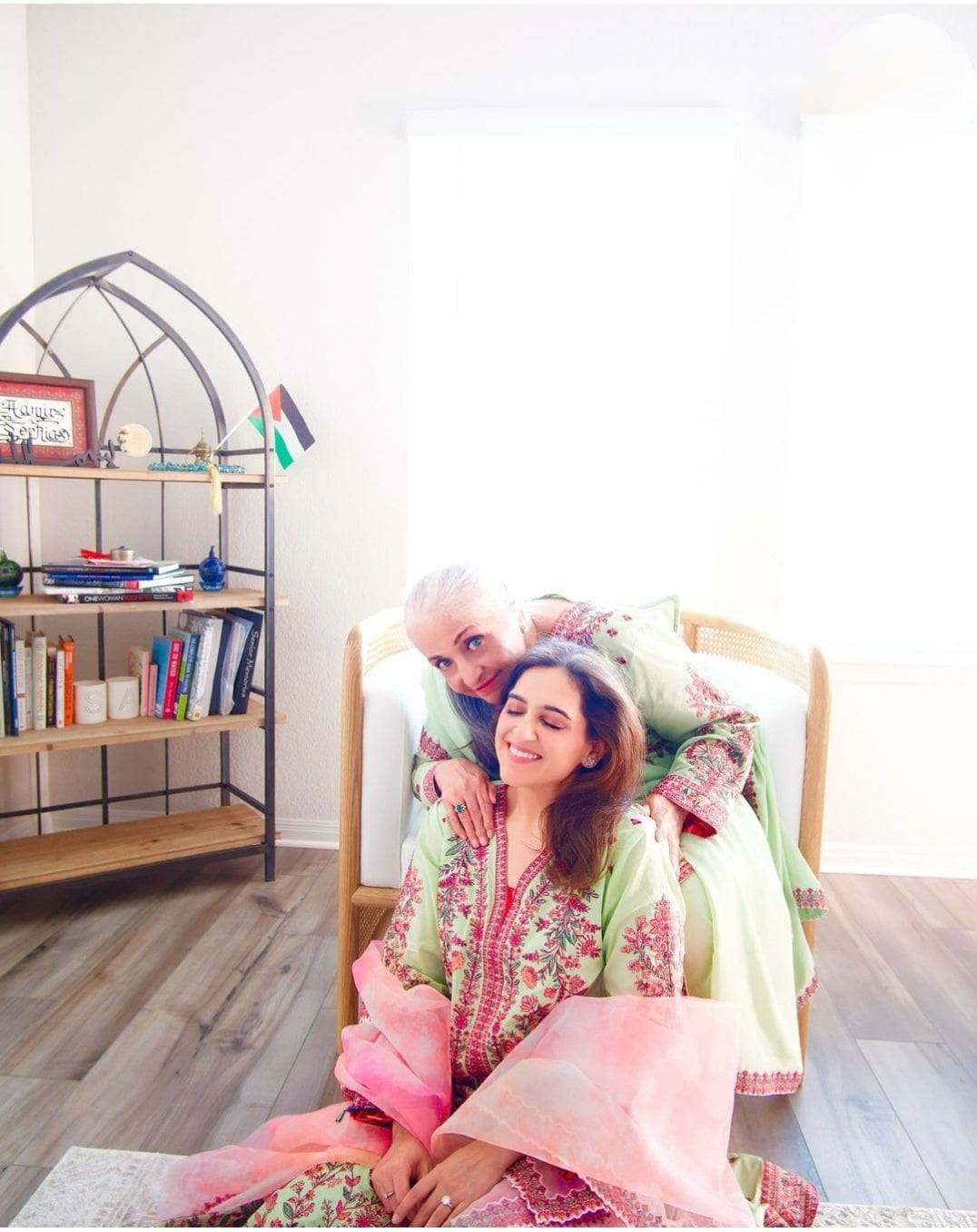 img_spotted_in_hussain_rehar_lawn_awwal_boutique