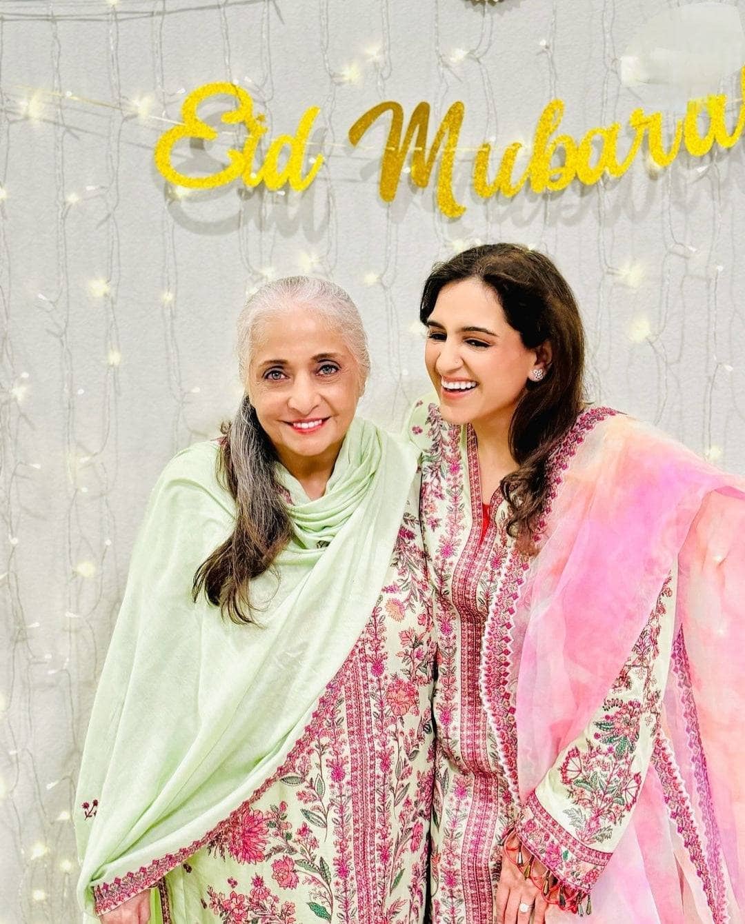 img_spotted_in_hussain_rehar_lawn_awwal_boutique