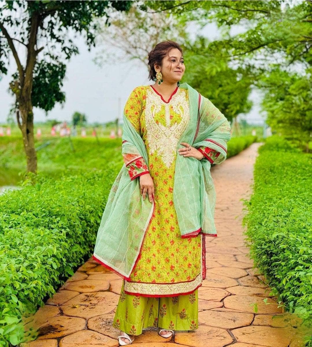 img_hussain_rehar_lawn_awwal_boutique