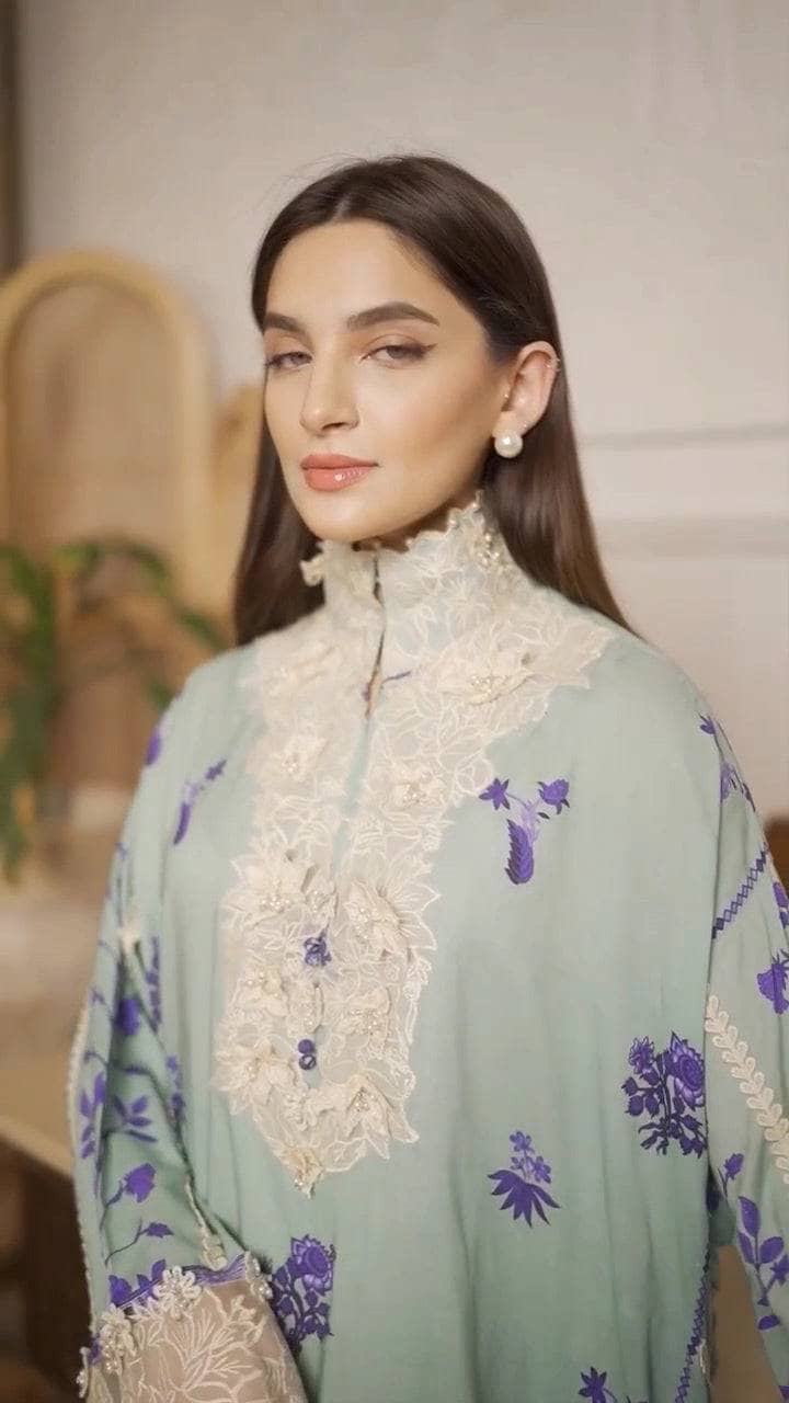 Spotted in Sana Safinaz Muzlin Fall Edit/10B