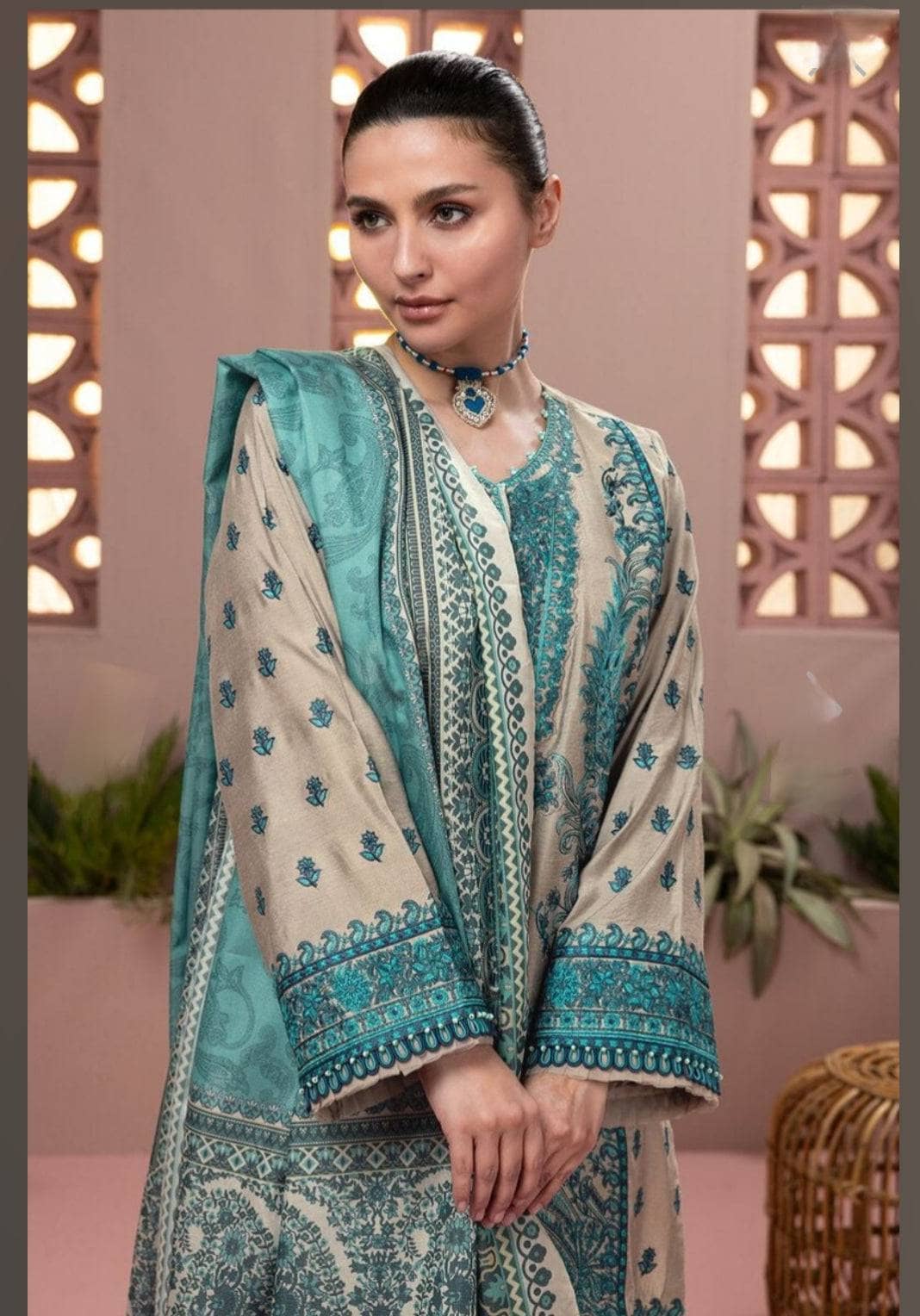 Img_khaadi_lawn_24_awwal_boutique