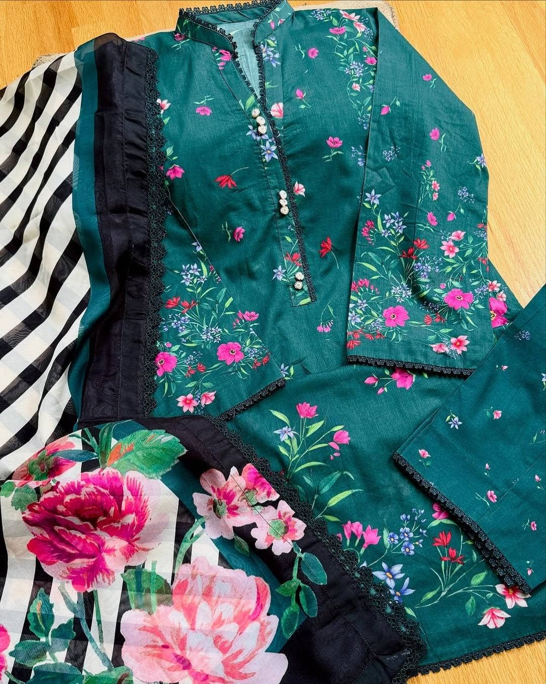 img_zara_shahjahan_coco_prints_awwal_boutique