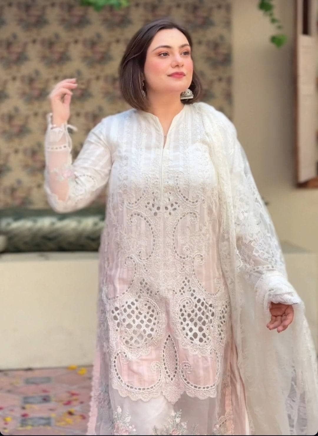 img_maria_lawn_25_awwal_boutique