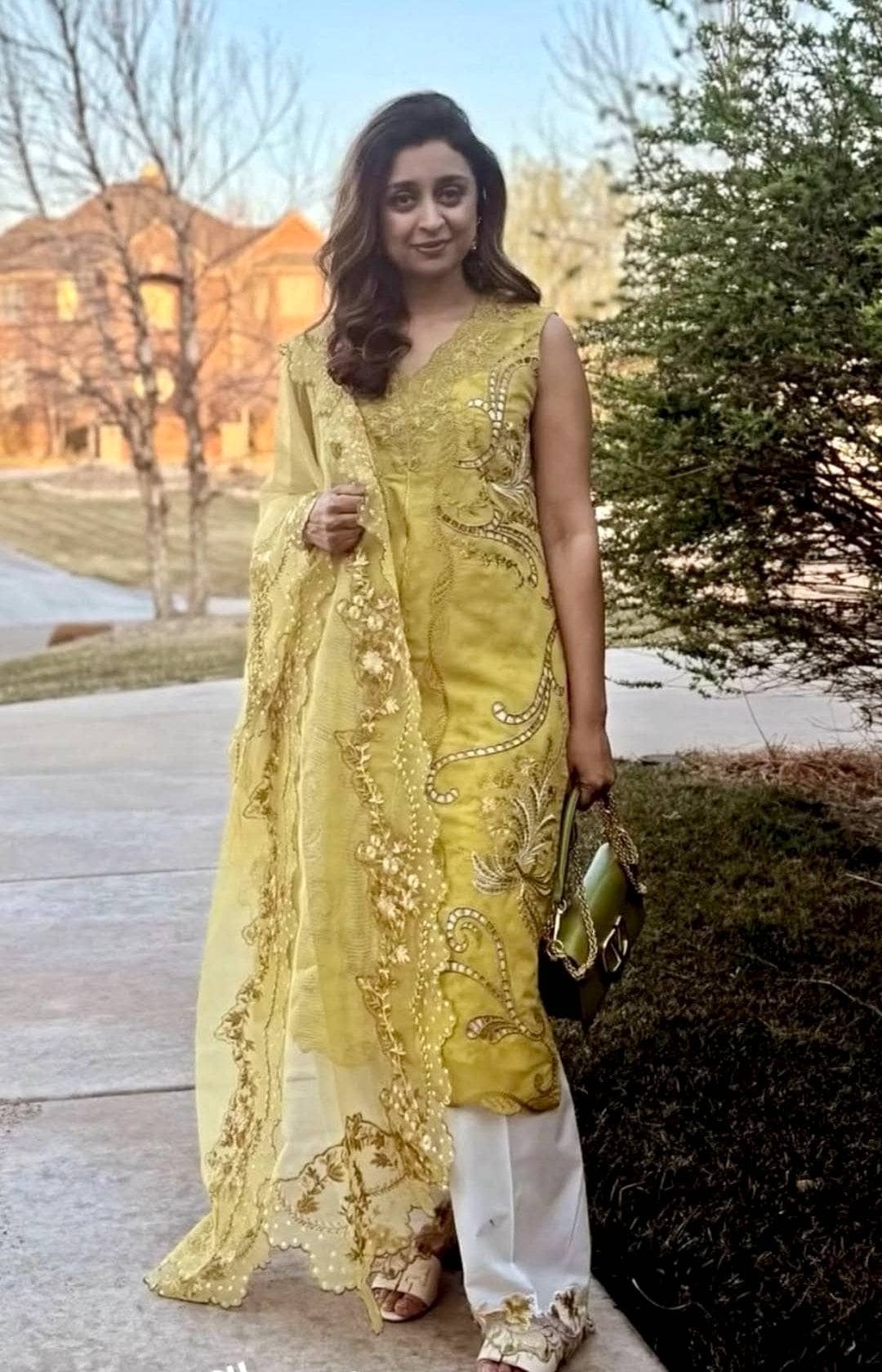 img_saira_shakira_lawn_awwal_boutique