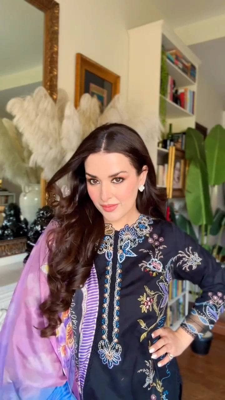 Spotted in Farah Talib Aziz Lawn/Belle Black/Black