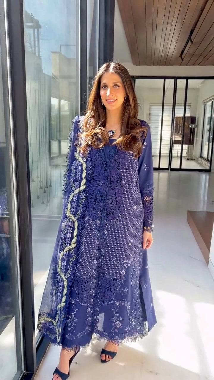 img_saira_shakira_lawn_awwal_boutique