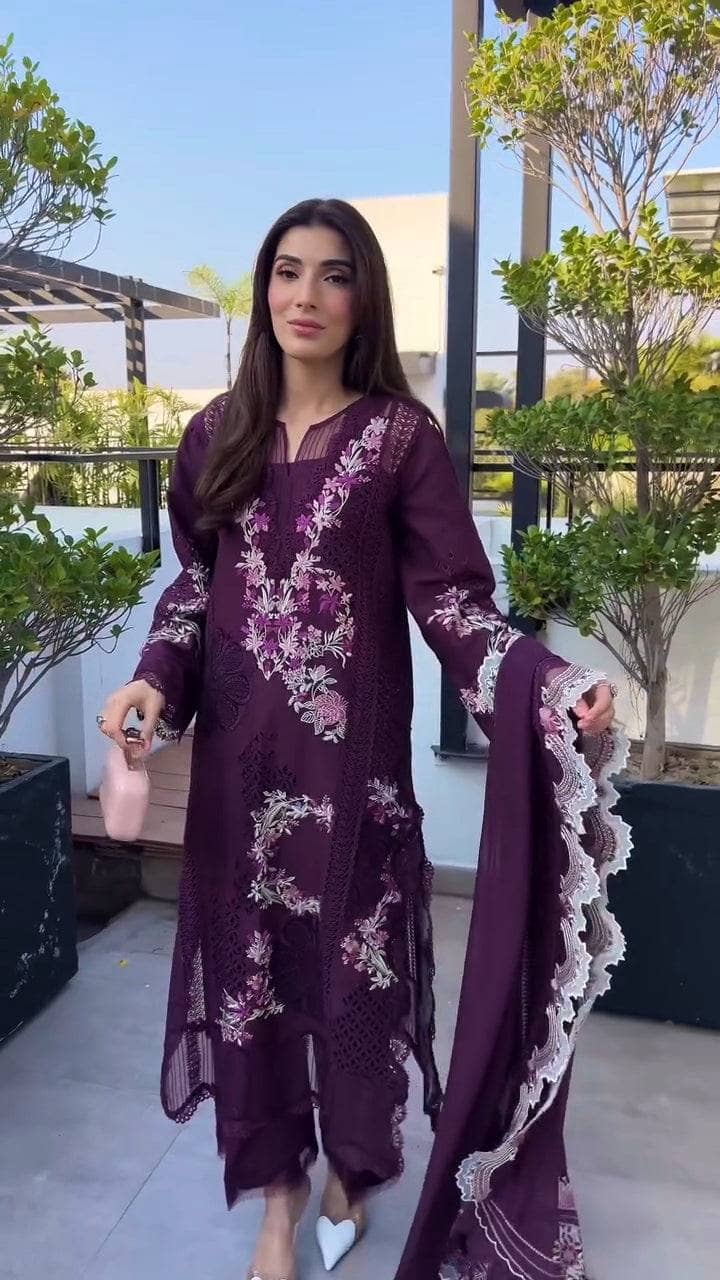 Spotted in Saira Shakira Lawn 25/25/Dahlia -B/Grape