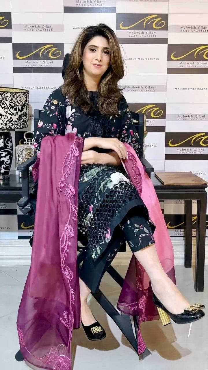 img_flow_by_crimson_awwal_boutique