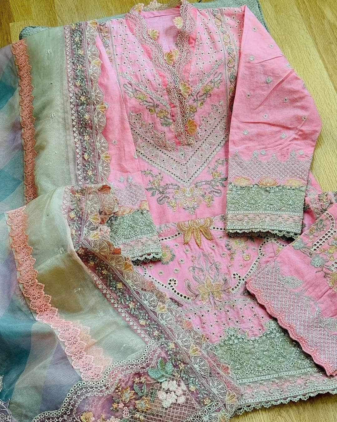 img_faiza_saqlain_awwal_boutique