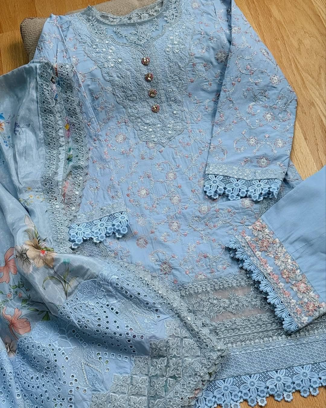 img_faiza_saqlain_awwal_boutique