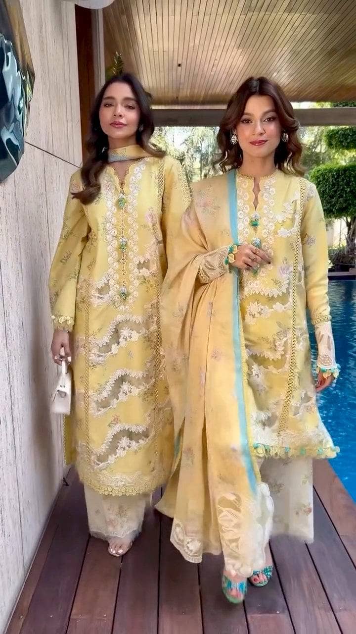 Spotted in Saira Shakira Lawn 25/SERENA-A/Macroon/Silk Dupatta