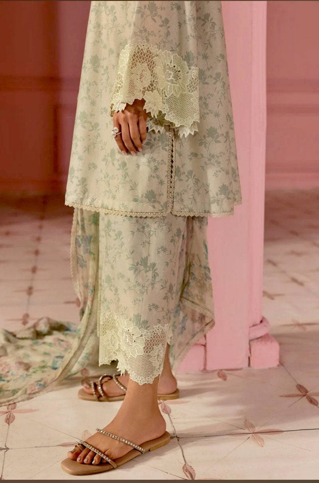 Cross Stitch Premium Lawn 25/Sage Gleam