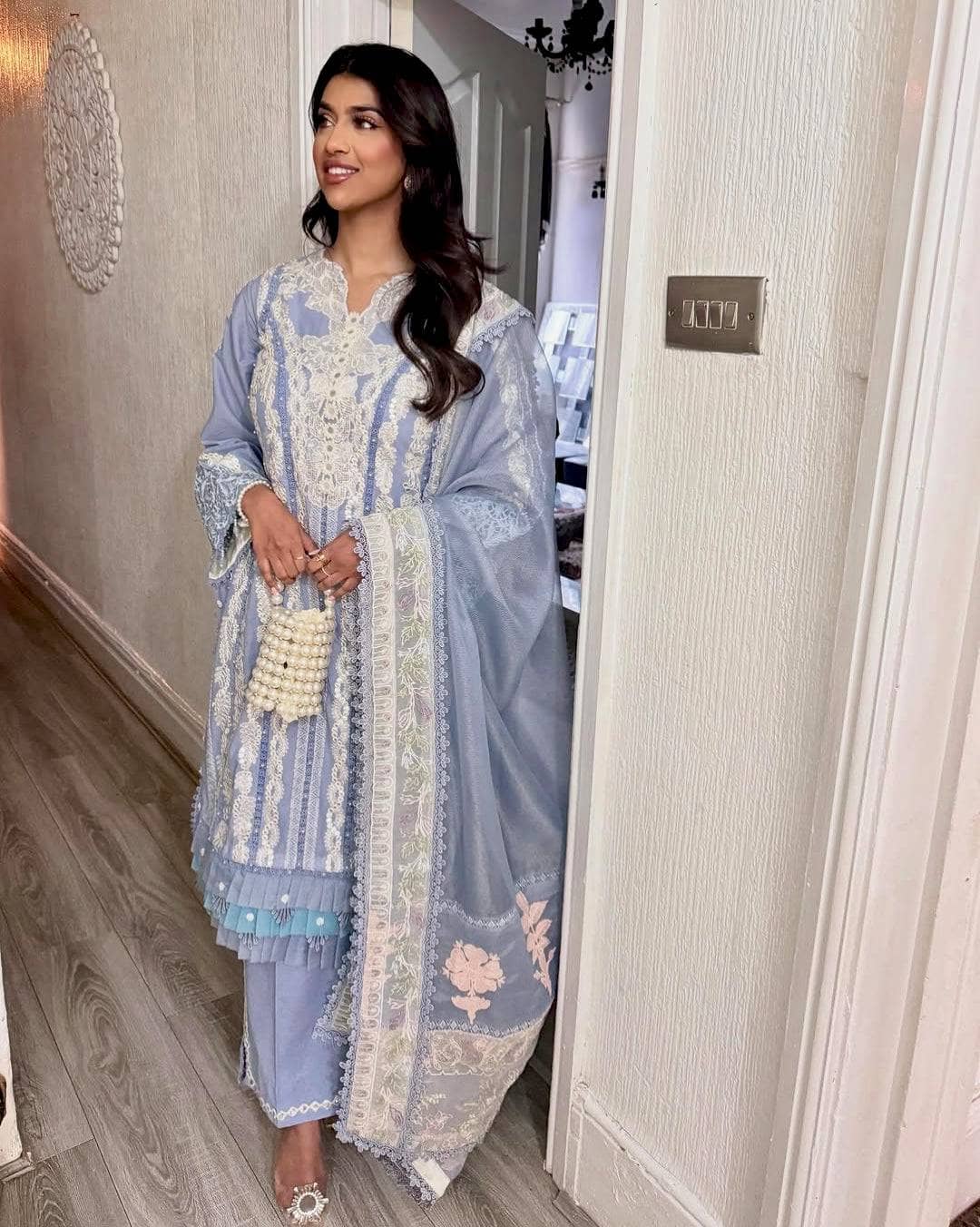 img_saira_shakira_lawn_awwal_boutique