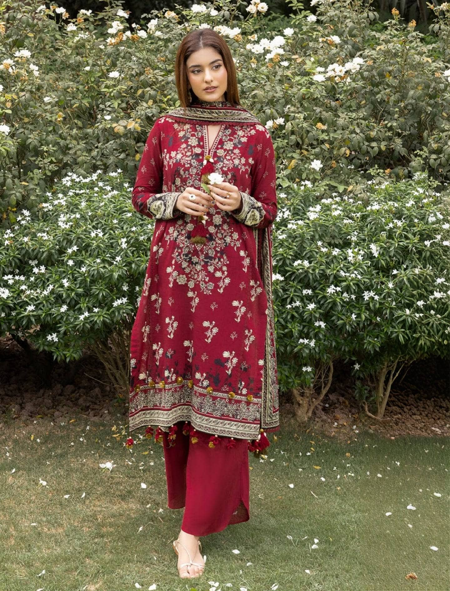img_gul_ahmed_winter_essentials_awwal_boutique