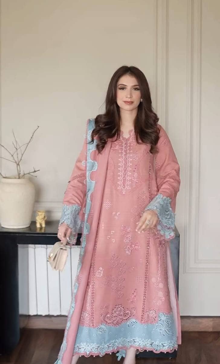 Spotted in Qalamkar Q Line Linen 25/Faye/KL 10