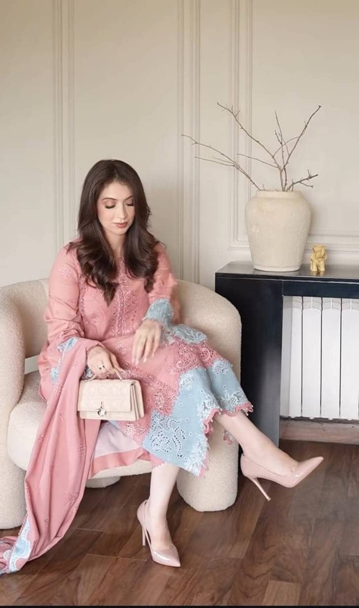 img_spotted_in_qalamkar_q_line_awwal_boutique