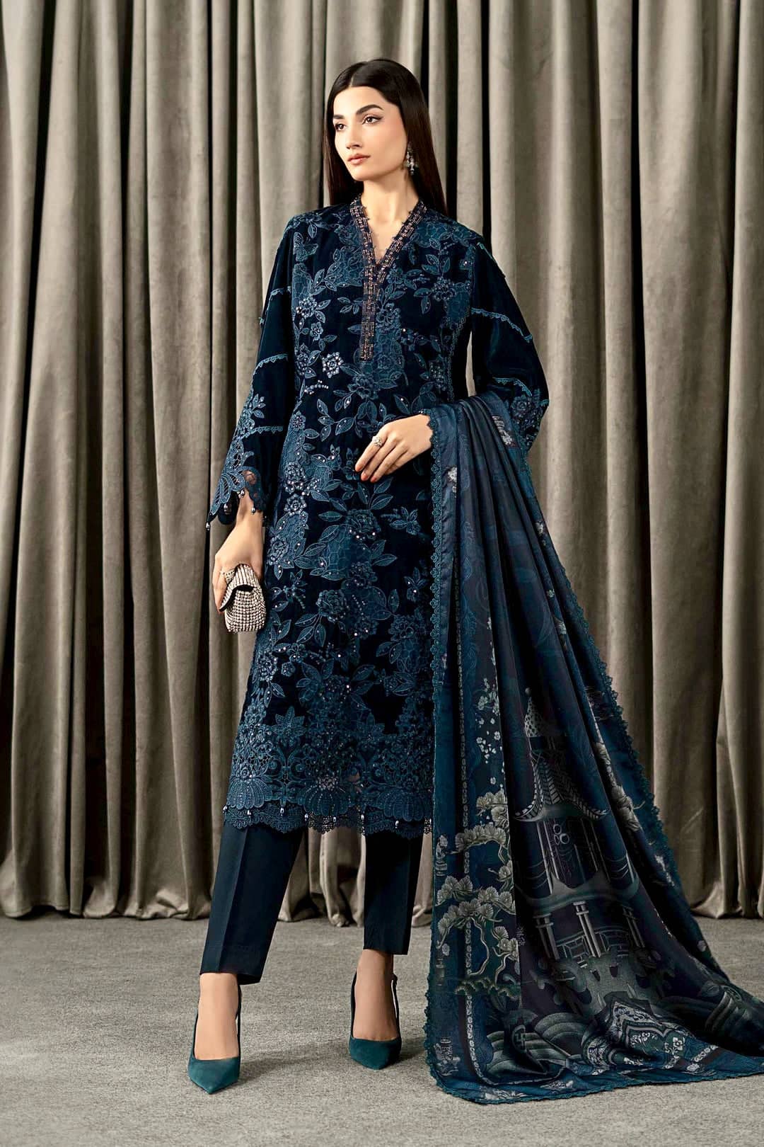 img_maria_b_velvet_awwal_boutique