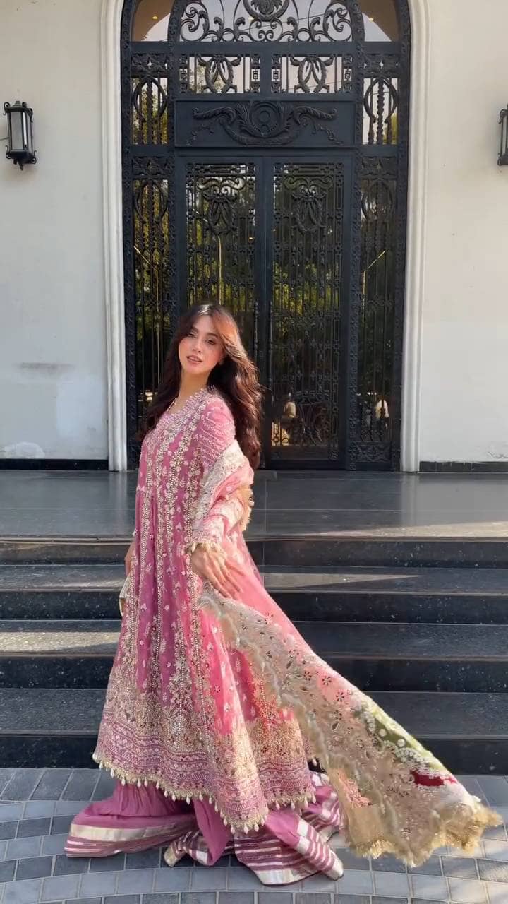 Spotted in Afrozeh Dastangoi Formals 26/Riwayat/Rose Pink