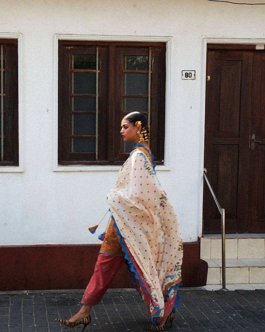 img_hussain_rehar_jugnu_awwal_boutique