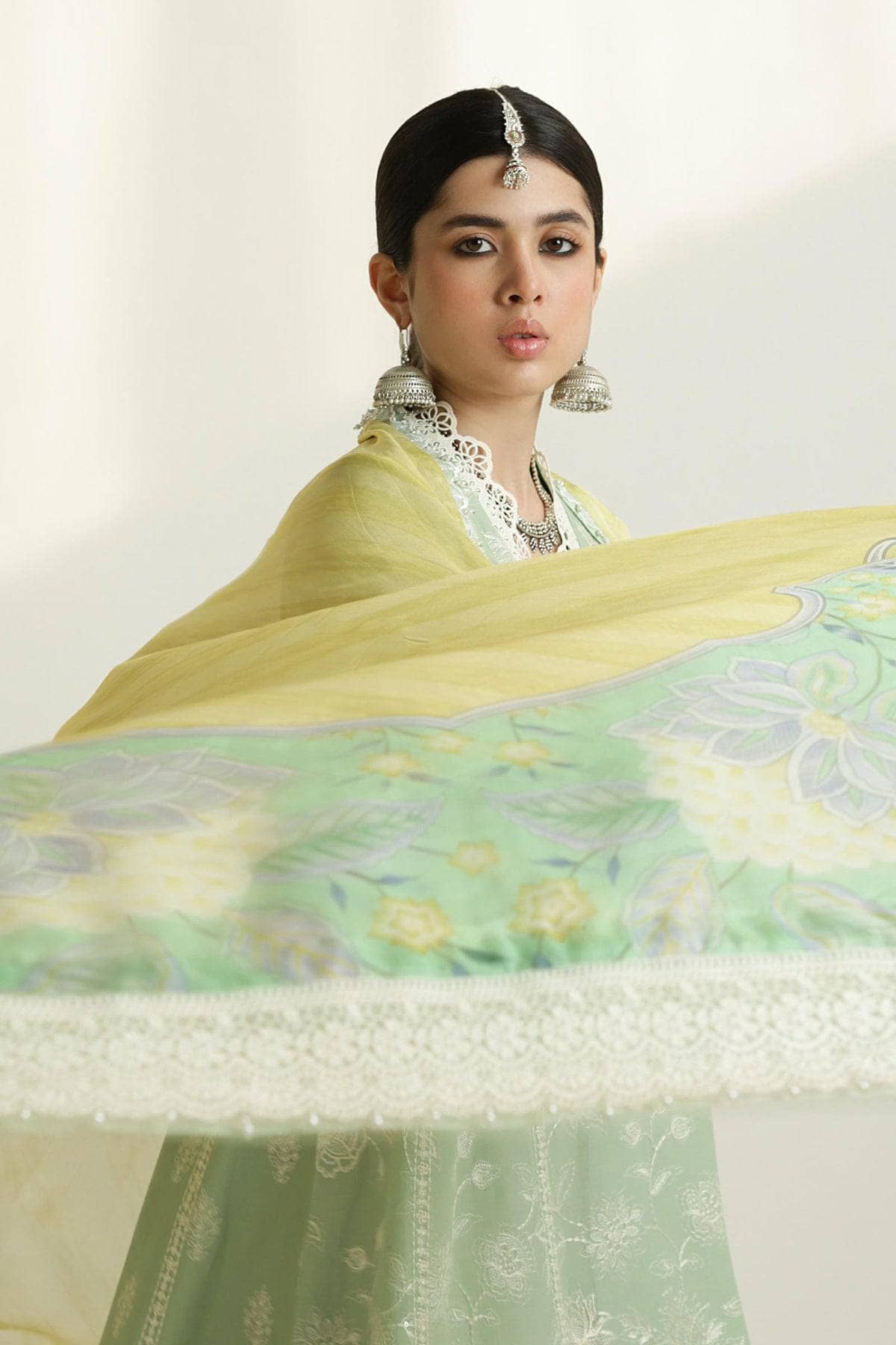 Zara Shahjahan Lawn 24/Mahi 1B
