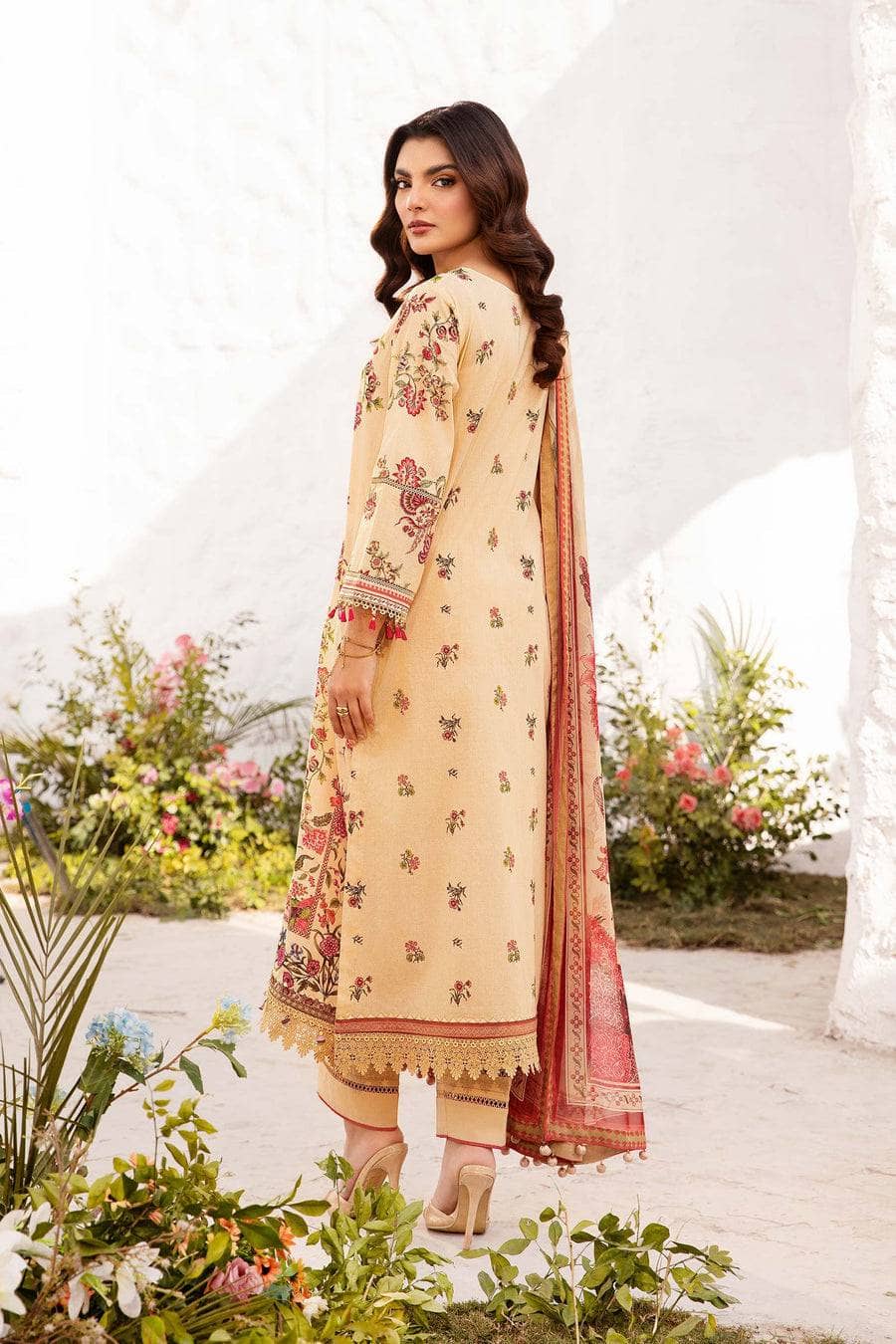 img_maria_b_m_basics_lawn_awwal_boutique
