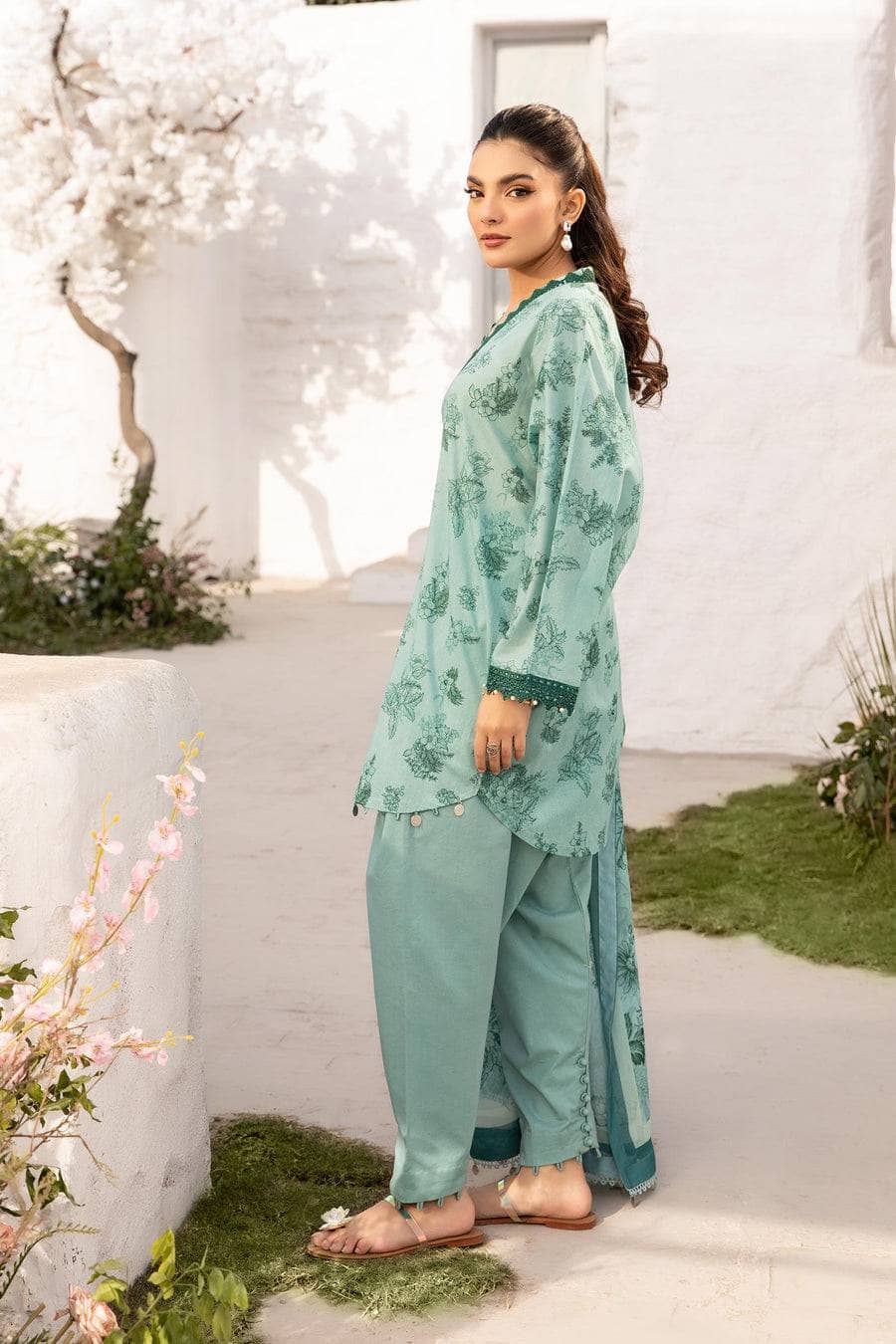 img_maria_b_m_basics_lawn_awwal_boutique