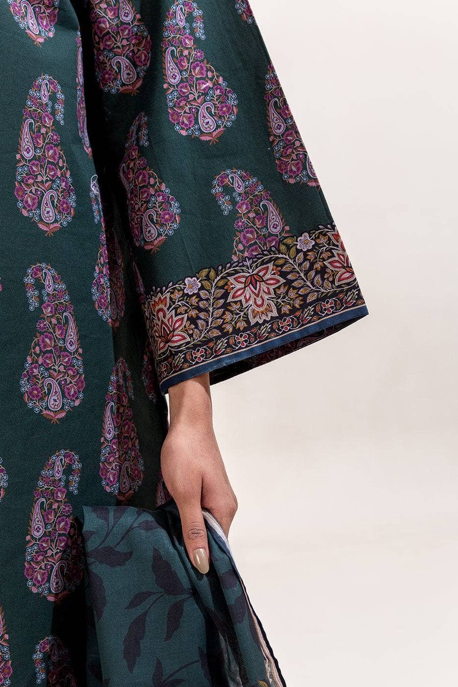 img_beechtree_lawn_awwal_boutique