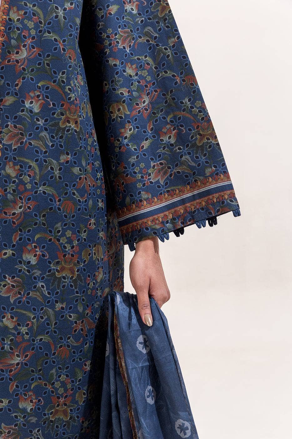 img_beechtree_lawn_awwal_boutique