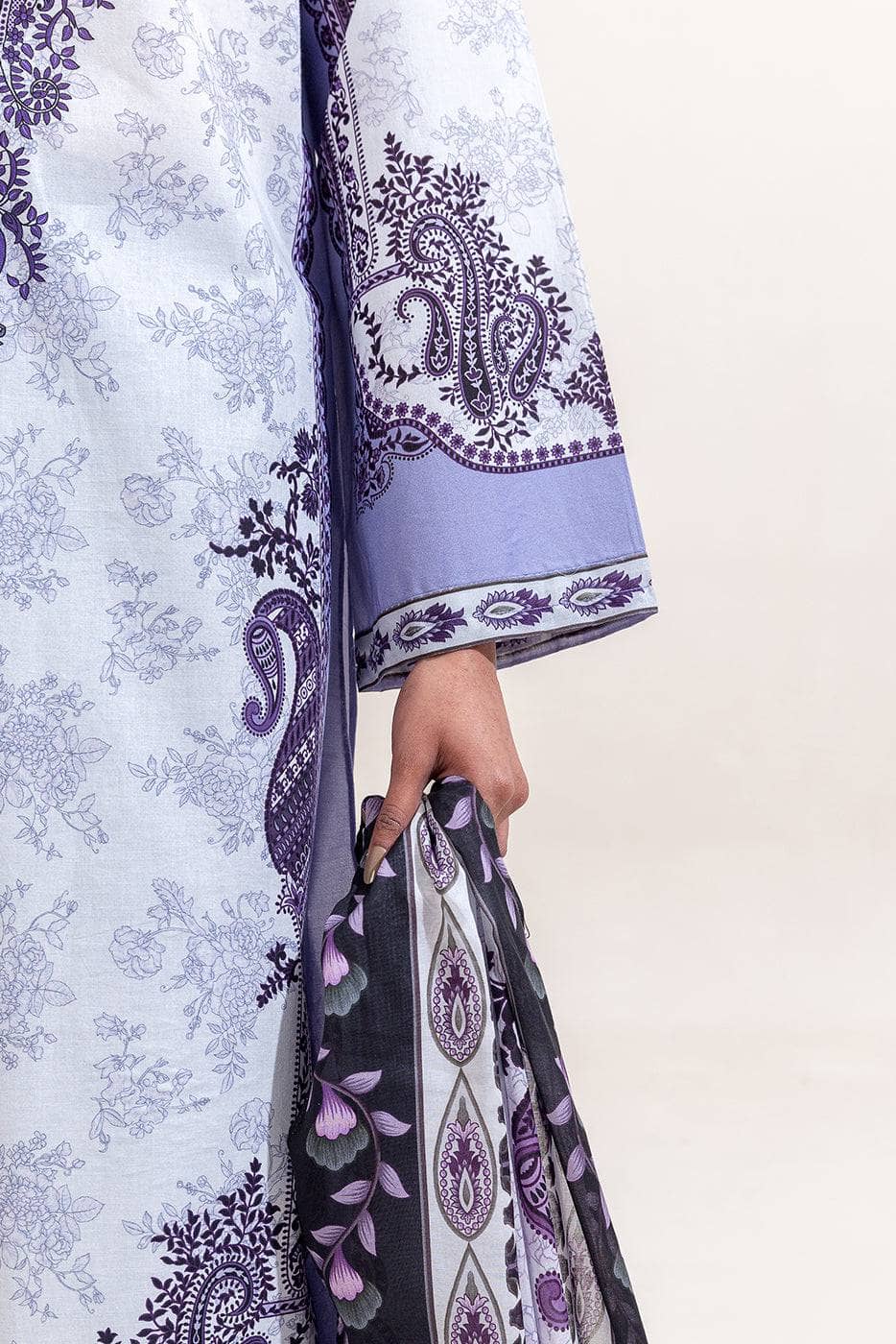 img_beechtree_lawn_awwal_boutique