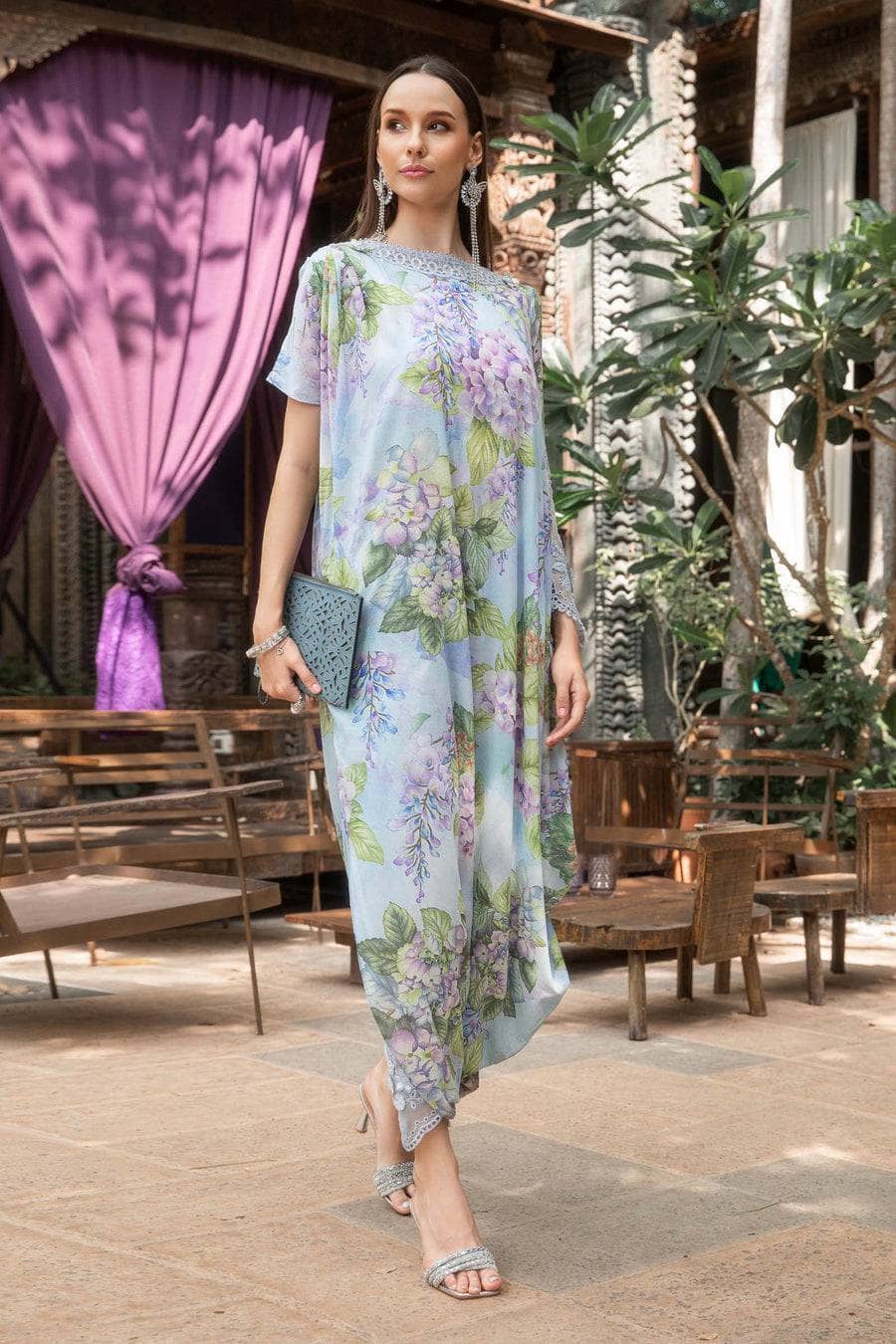 img_maria_b_m_prints_lawn_23_awwal_boutique