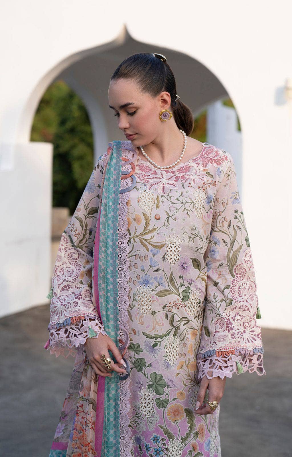 img_ajr_couture_awwal_boutique