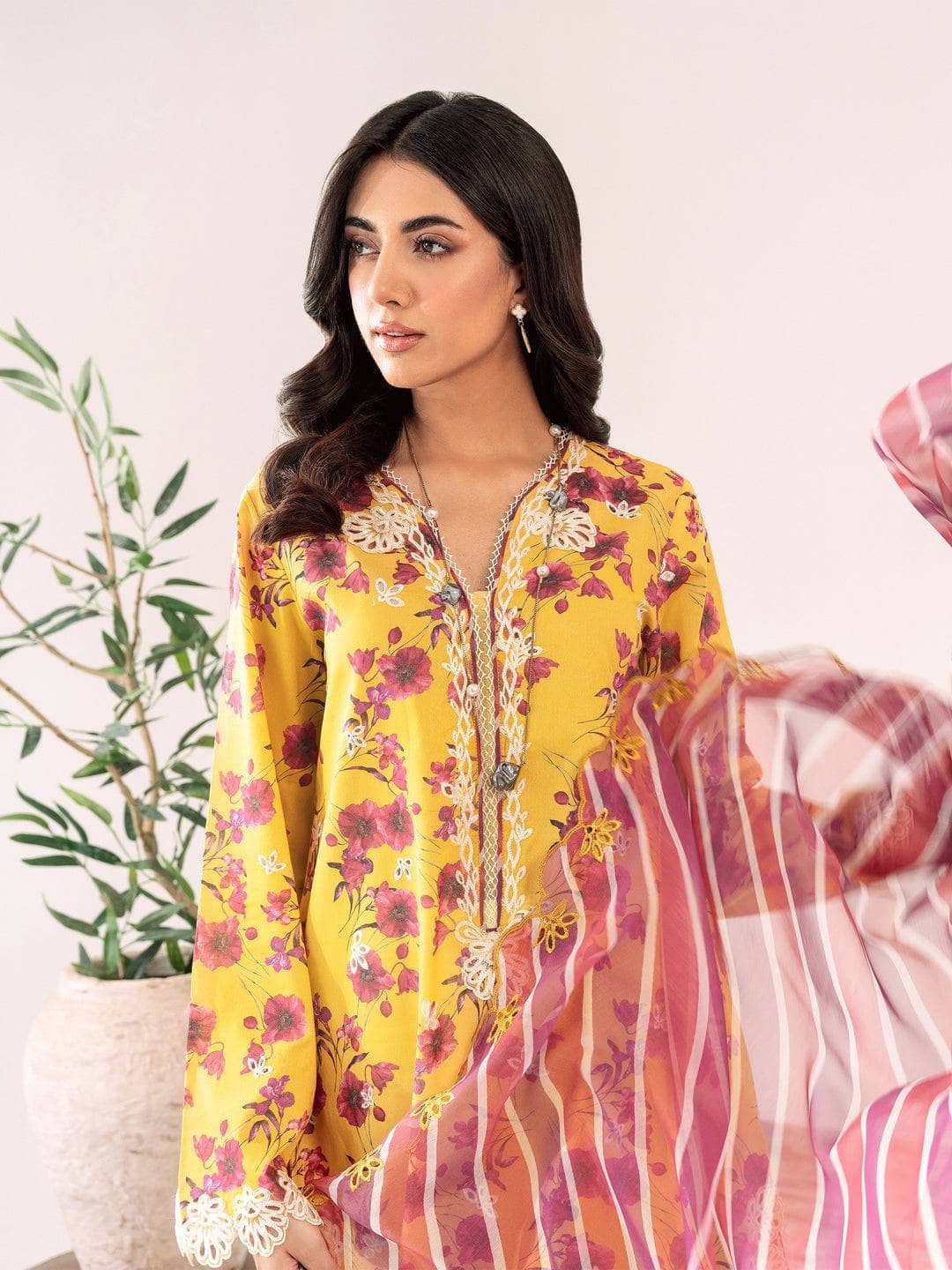 img_sable_vogue_lawn_awwal_boutique