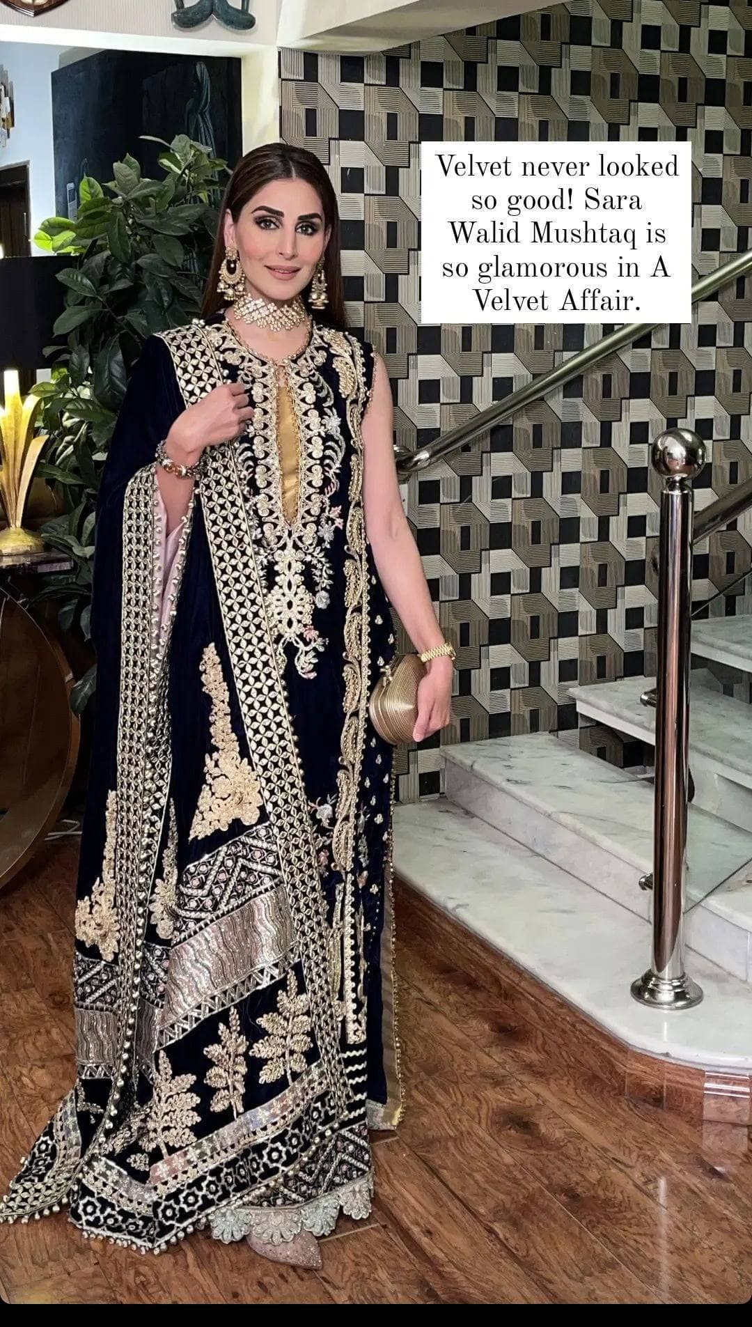 img_spotted_in_crimson_awwal_boutique